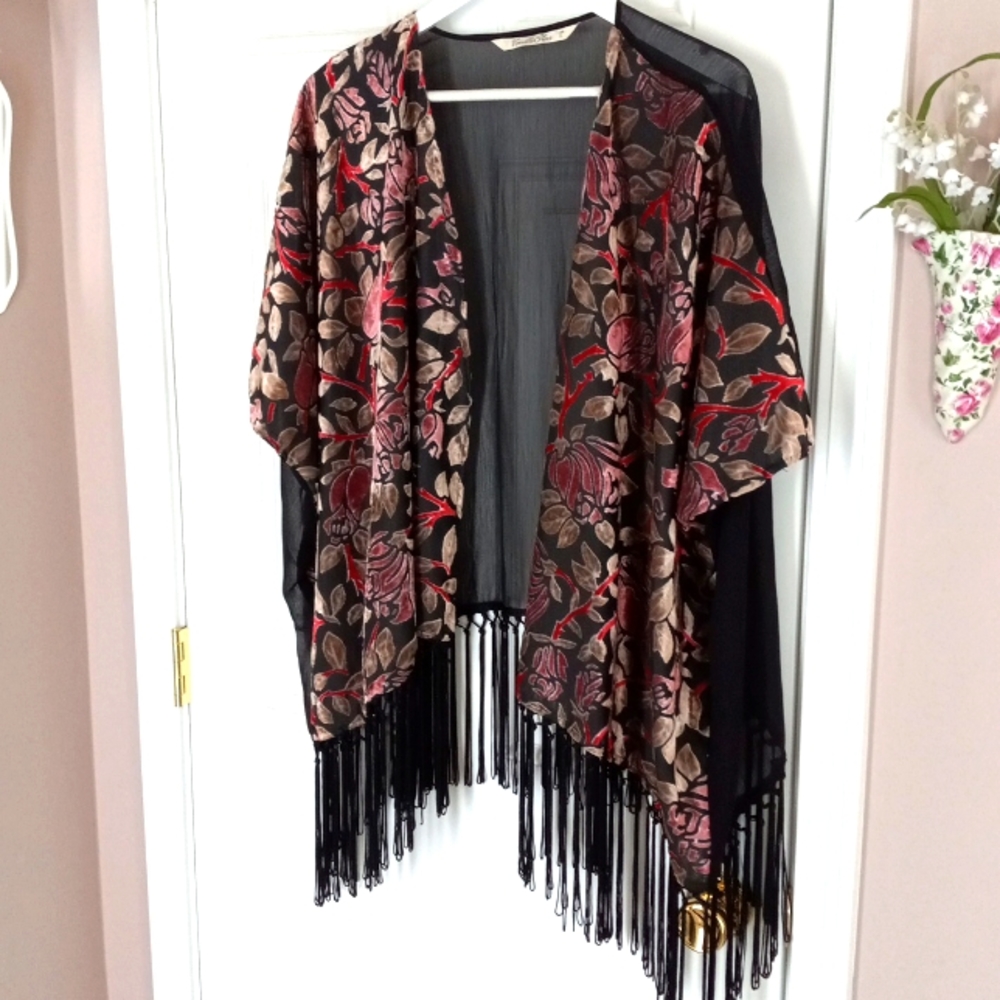 🌹 Vanilla Star Gorgeous Flocked Roses Kimono with Black Crocheted Fringe Lg 🌹